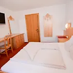 Apartment Holzackerhof *